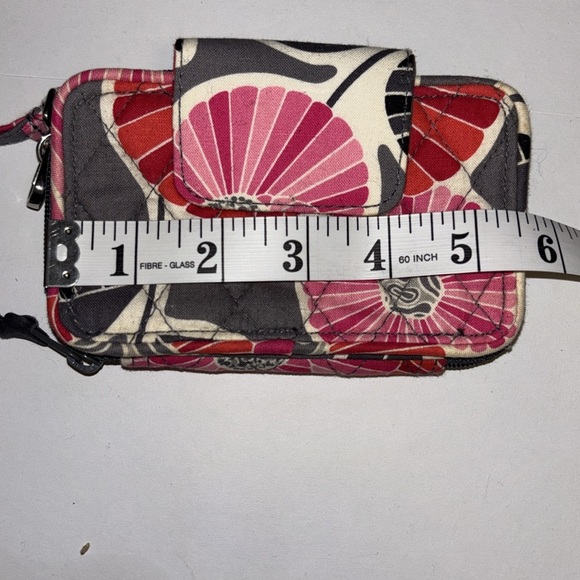 VERA BRADLEY QUILTED MINI WRISTLET/WALLET PINK/GRAY FLORAL DESIGN - Picture 7 of 8